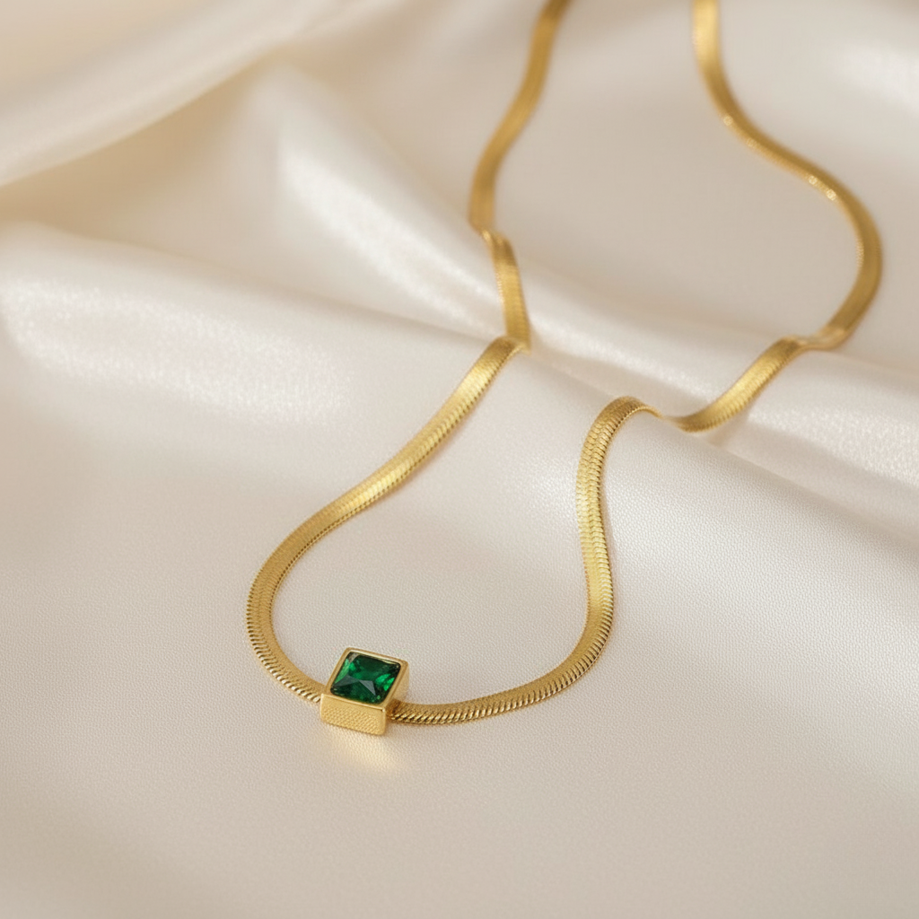 green zumord necklace