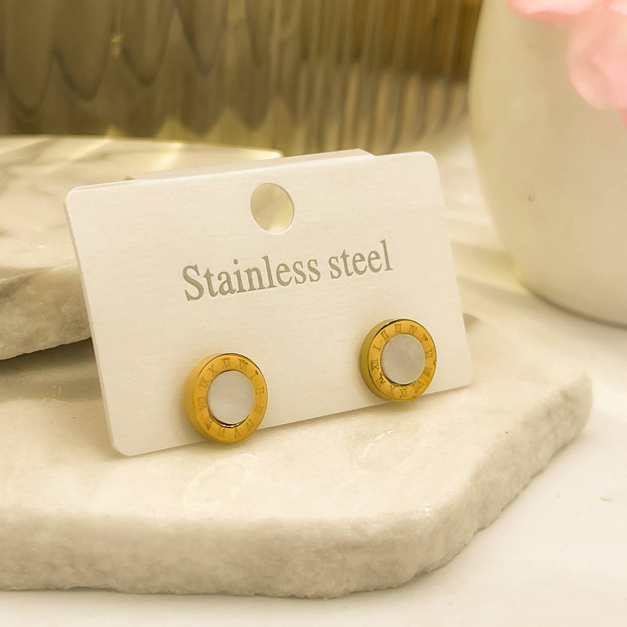 Aurora earring white