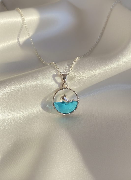 Silver dolfen necklase