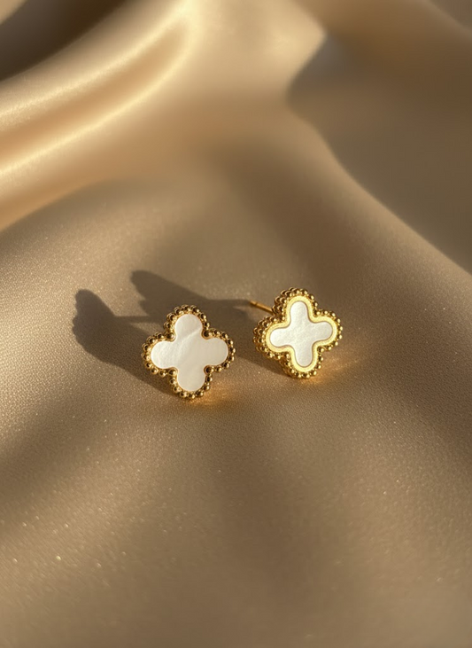 white Vancliv earring