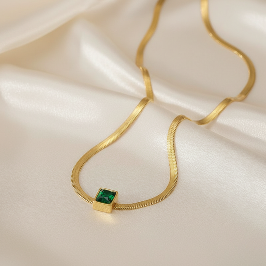 green zumord necklace